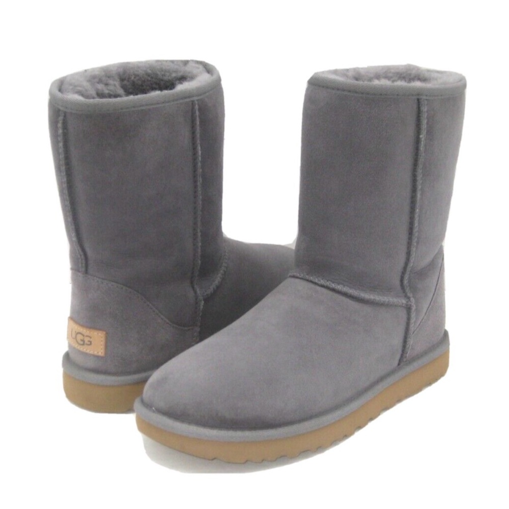 UGG fleece lined classic short boots II in soft gray size 9
